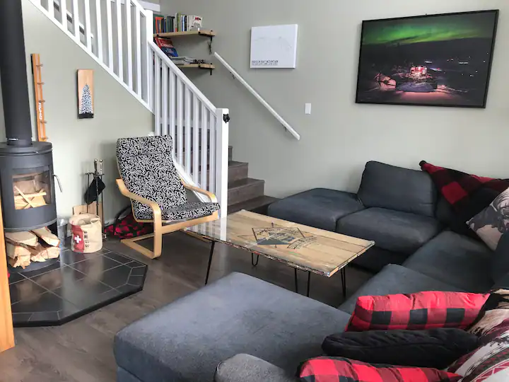 Bonnie Doon cabin living room