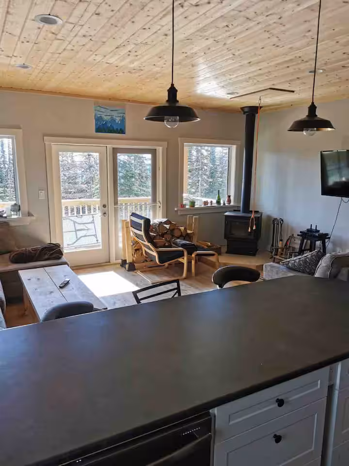Sunrise Chalet cabin living area