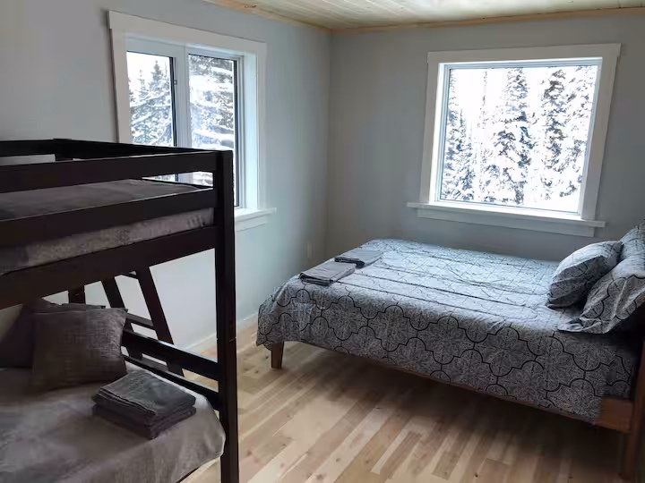 Sunrise Chalet cabin bedroom