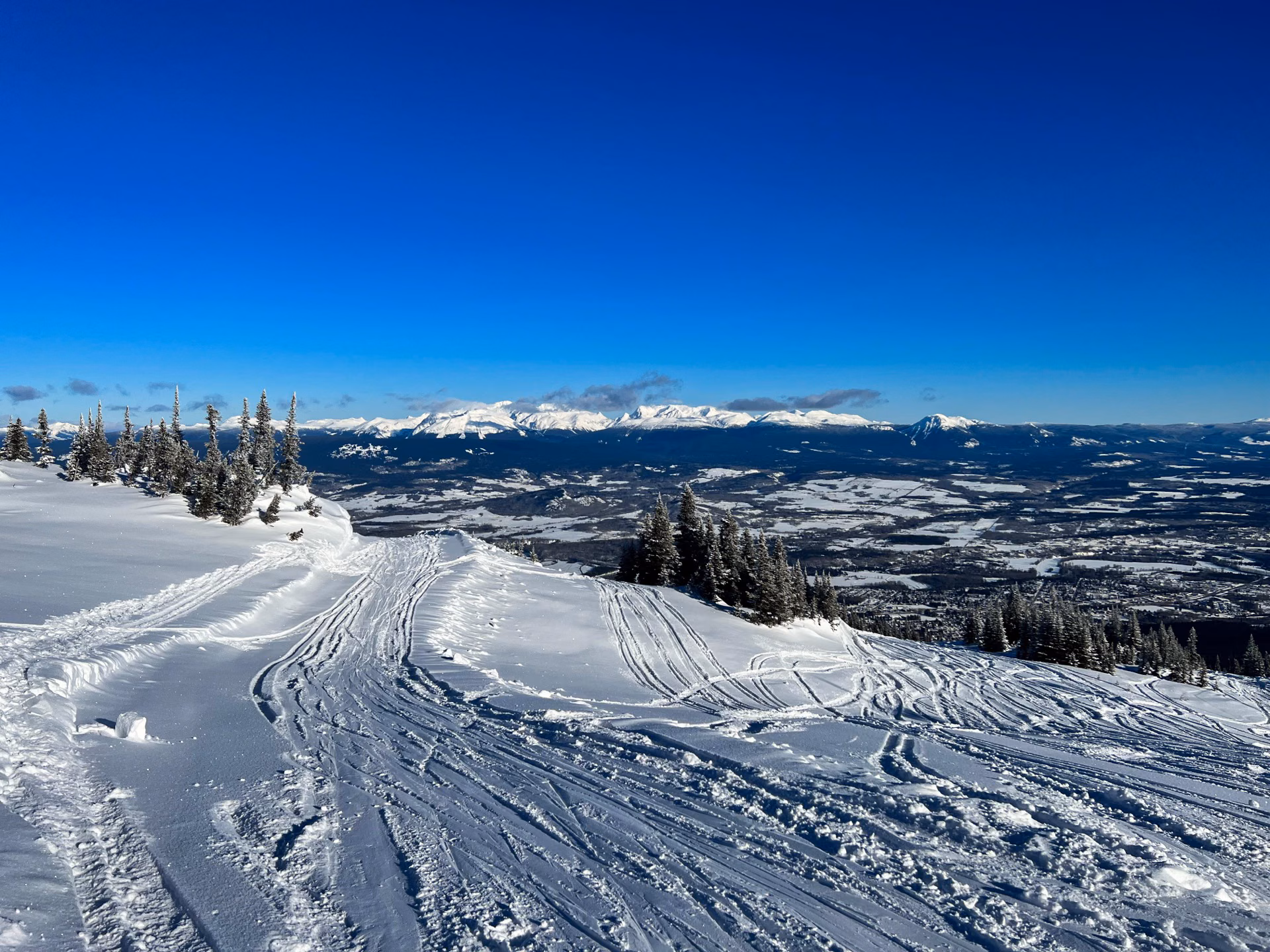 Hudson Bay Mountain ski slope panorama